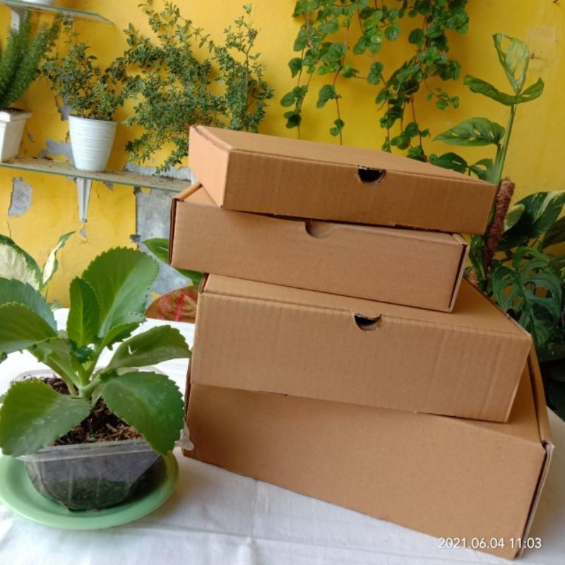 

Box 35x30x10 cm (PTB)Box/kardus/packing/Hampers/tinggi 10cm