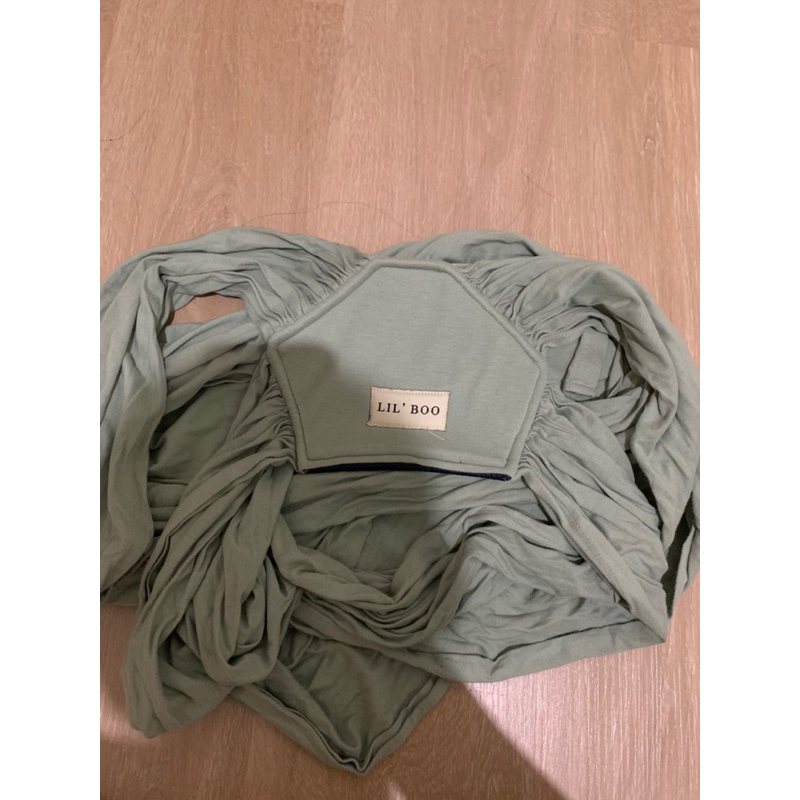 Gendongan lil boo size S sage green