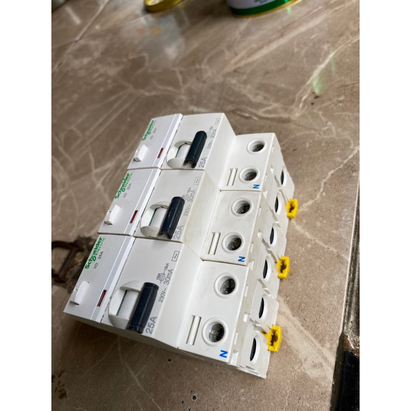 elcb 25@ 30MA snaider