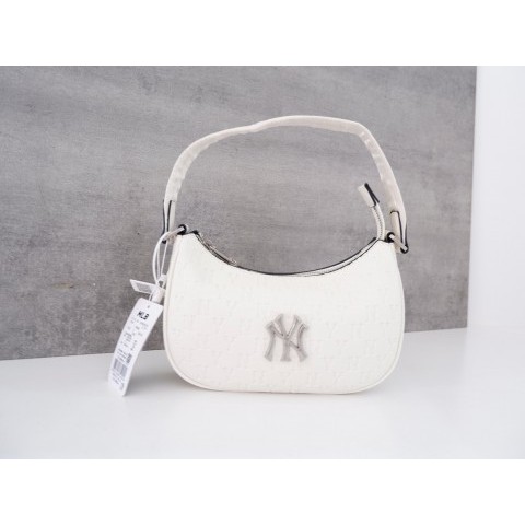TAS WANITA MLB MONOGRAM EMBO HOBO BAG NEW YORK YANKEES
