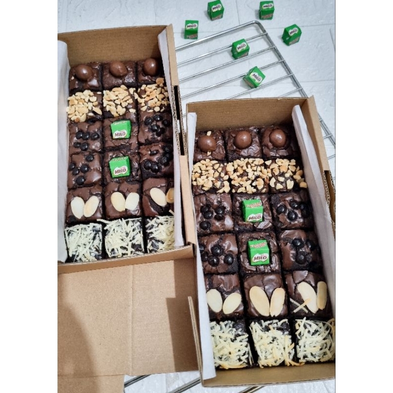 

[PROMO 2 BOX] Brownies Fudgy Premium Toping Mix Enak Murah Nyoklat Lumer