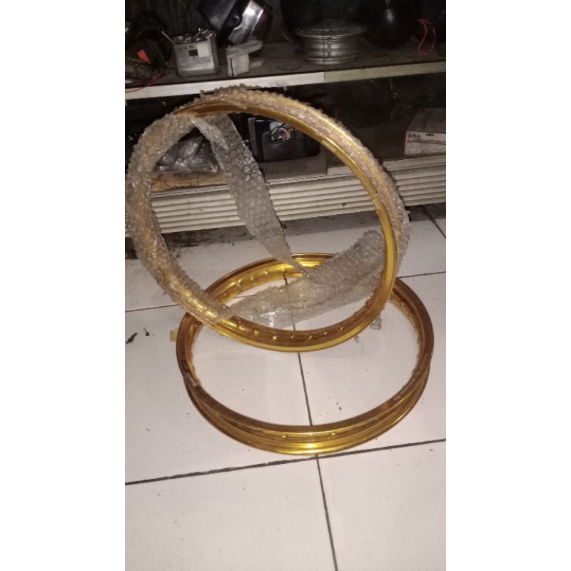 velg scarlet ring 17 160-140 gold