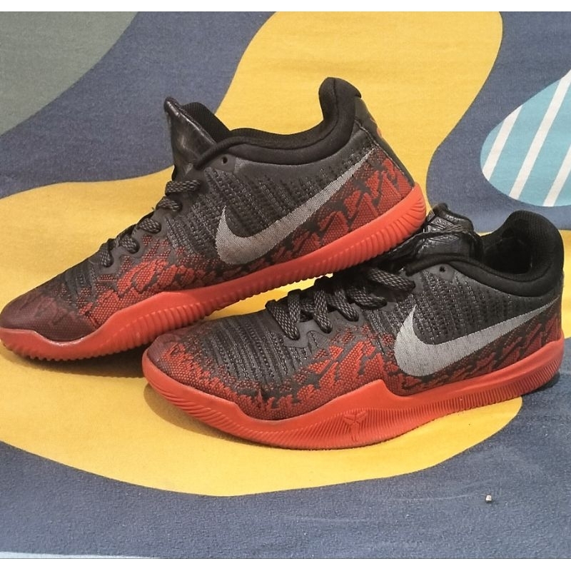 Sepatu second KOBE
