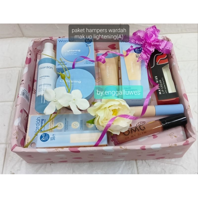 HAMPERS WARDAH LIGHTENING MAK UP/HAMPERS KADO ULANG TAHUN/HAMPERS KADO WISUDA