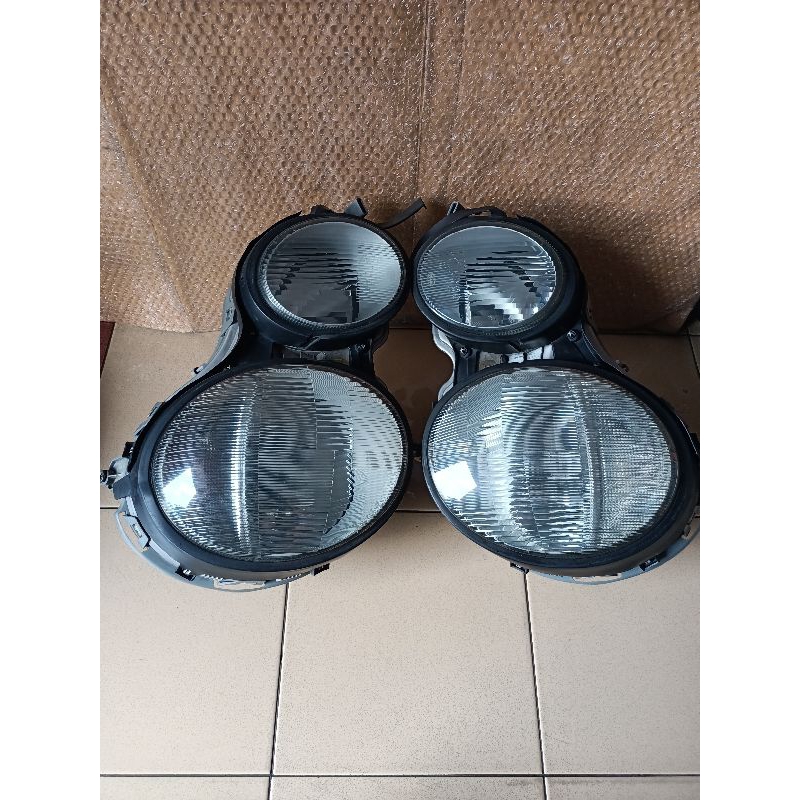 Lampu depan w 210 thn 97