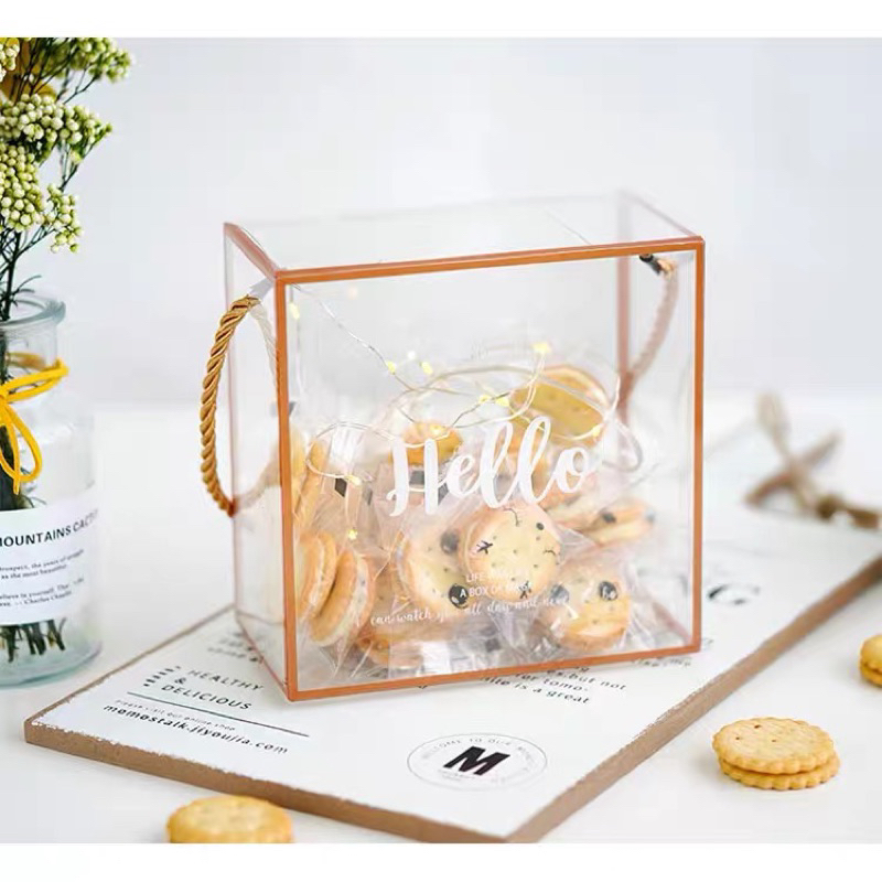 

Kotak mika hello transparan tenteng | Plastic box handle | Hampers plastik transparan bening | Snack kue kering dessert ultah meeting anniversary | Kemasan dus hadiah