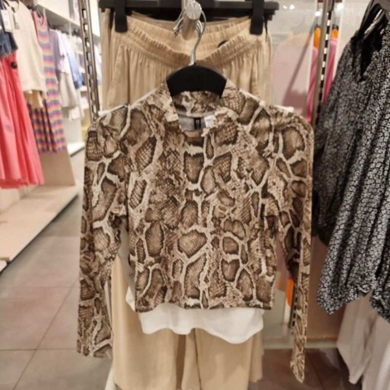 Blouse leopard satin 02 H&M JASTIP jasa titip hnm