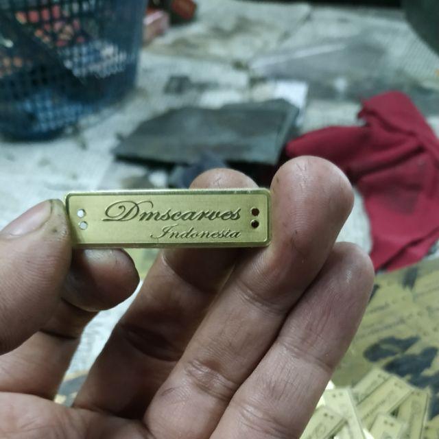 LABEL PLAT HIJAB/BAHAN STENLIS/KUNINGAN FREE DESAIN LOGO MEREK