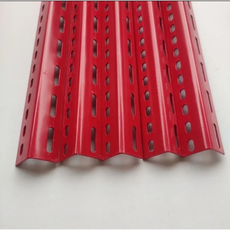 Besi Siku Lubang Merah Putih Tebal 2 mm 4x4 4 x 4 mm Panjang 3 Meter