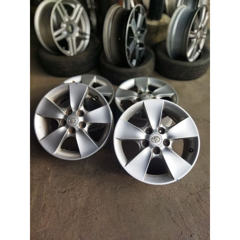velg oem original Toyota Rush