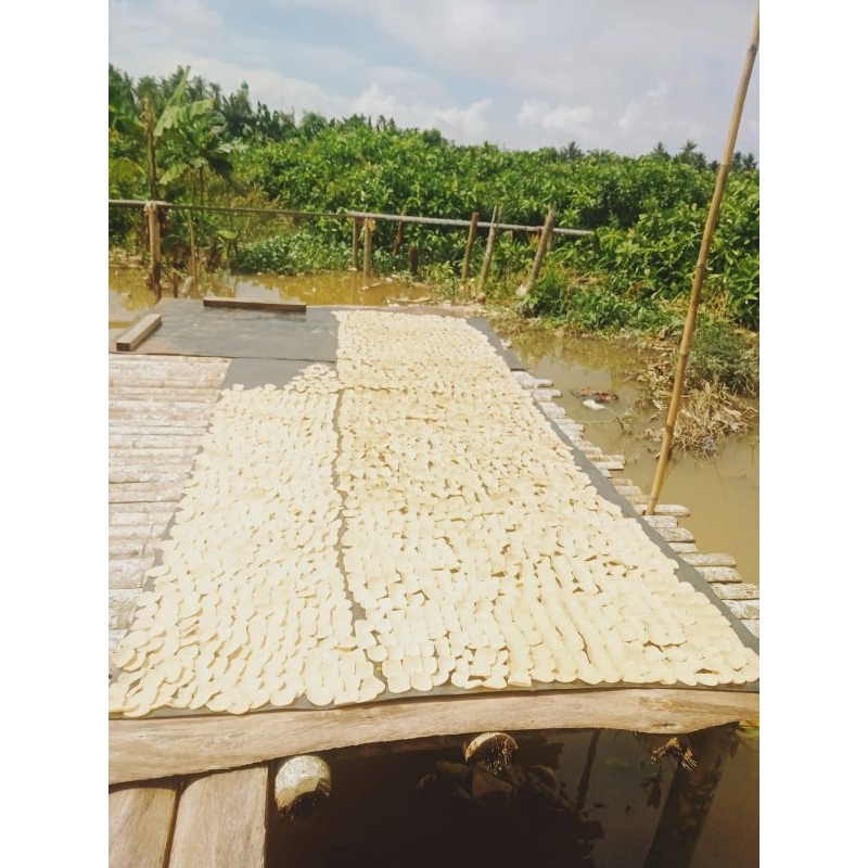 

kerupuk udang mentang 100% udang original.HALAL