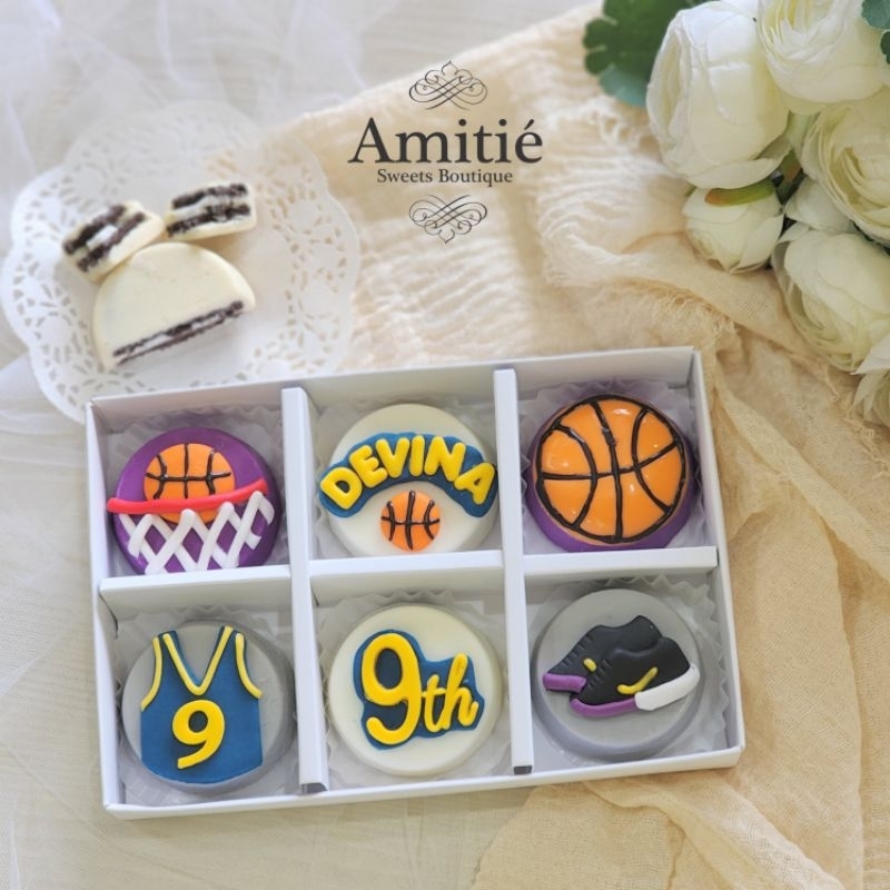 

Coklat Oreo Basketball Girl - 1 Box isi 6 / Coklat Karakter / Birthday Gift / Hadiah Ulang Tahun