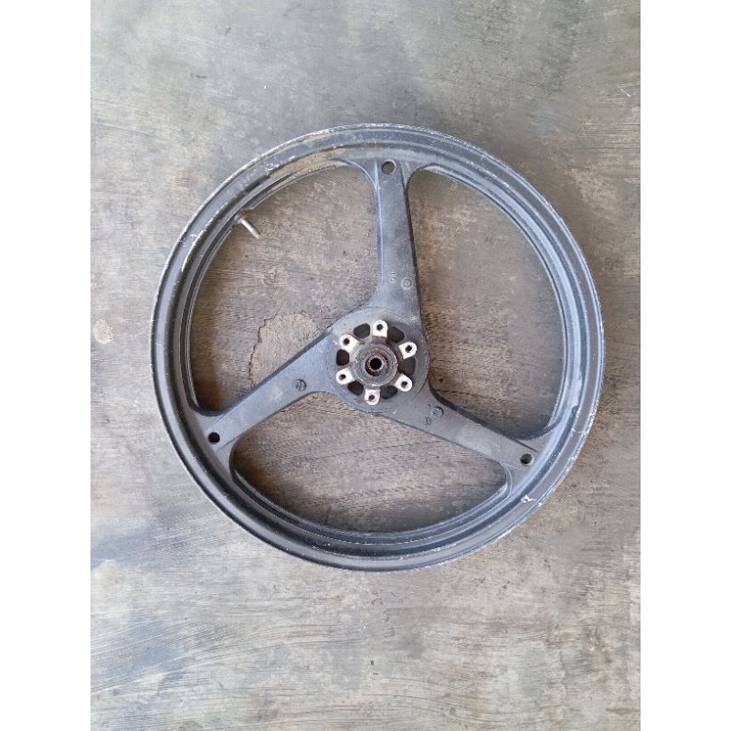 velg bintang Tiger Revo original depan