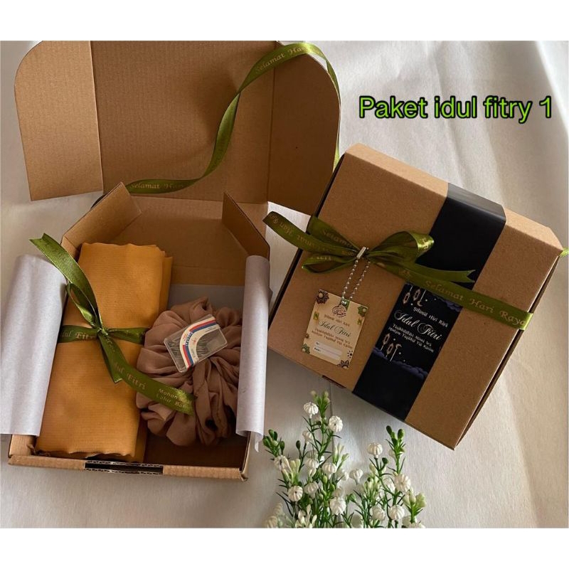 

Hampers Hijab Idul Fitri kado ulang tahun wedding wisuda