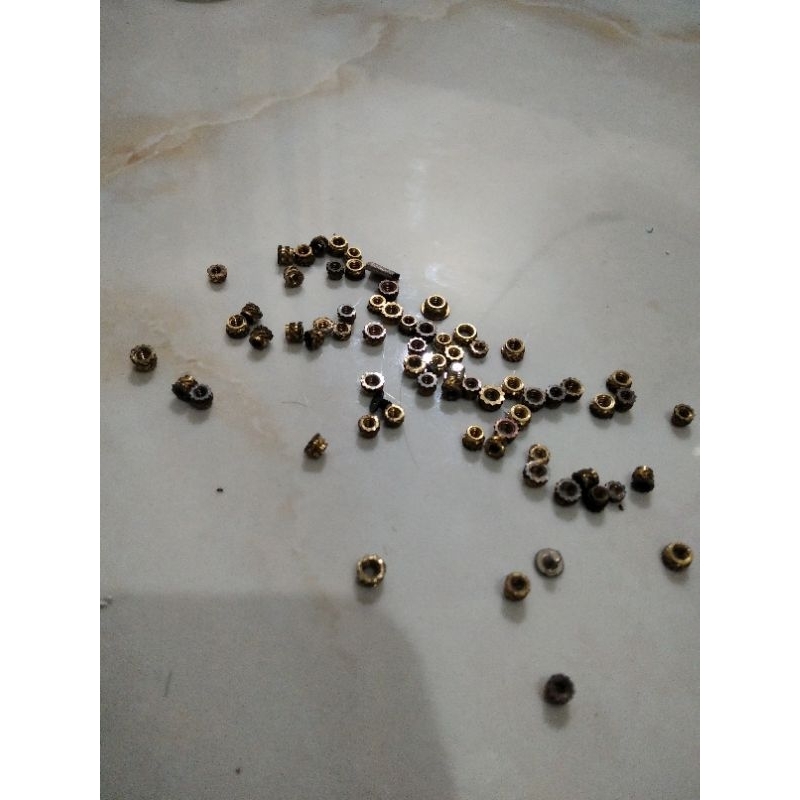 Kuningan Baut Laptop Dudukan Kuningan Baut Laptop