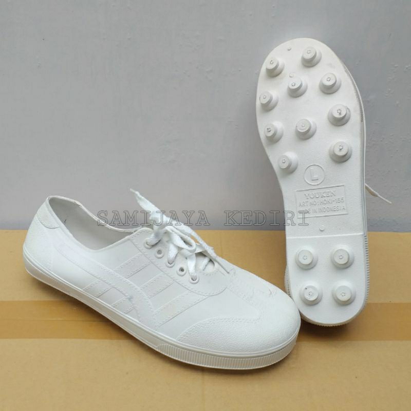 SEPATU SAWAH SEPATU PROYEK WARNA PUTIH || SEPATU BOLA FULL KARET PUTIH