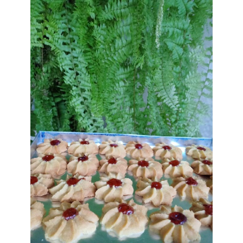 

Finies kue kering semprit dahlia