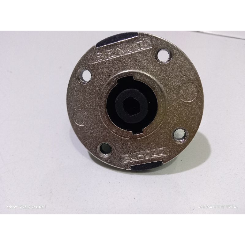 Soket spikon body besi