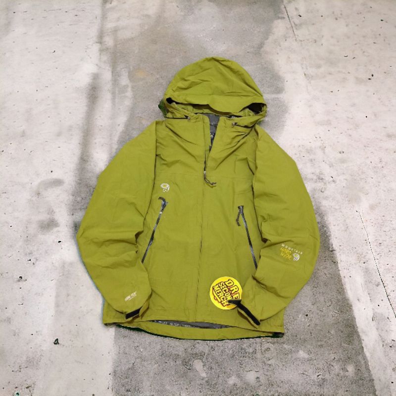 Mhw gore-tex waterproof outdoor jacket (thrifting)