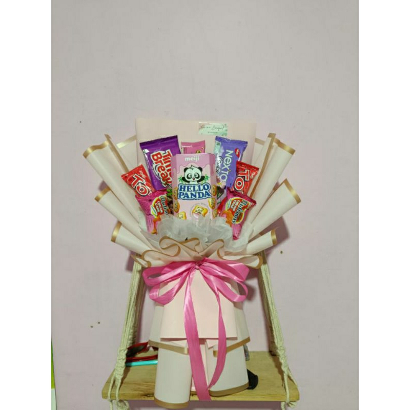 

BUKET SNACK PINK MURAAH 40 REBUAN JAJANNYA PREMIUM