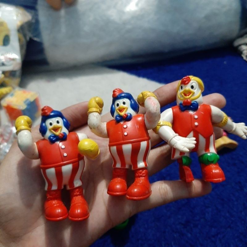 mainan / figure dikoleksi maskot kfc chicky ayam