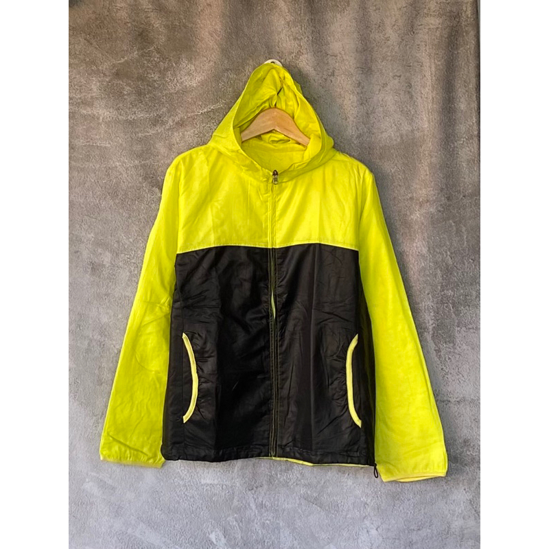 Jacket Uniqlo Bolak-Balik ((KODE 6005))