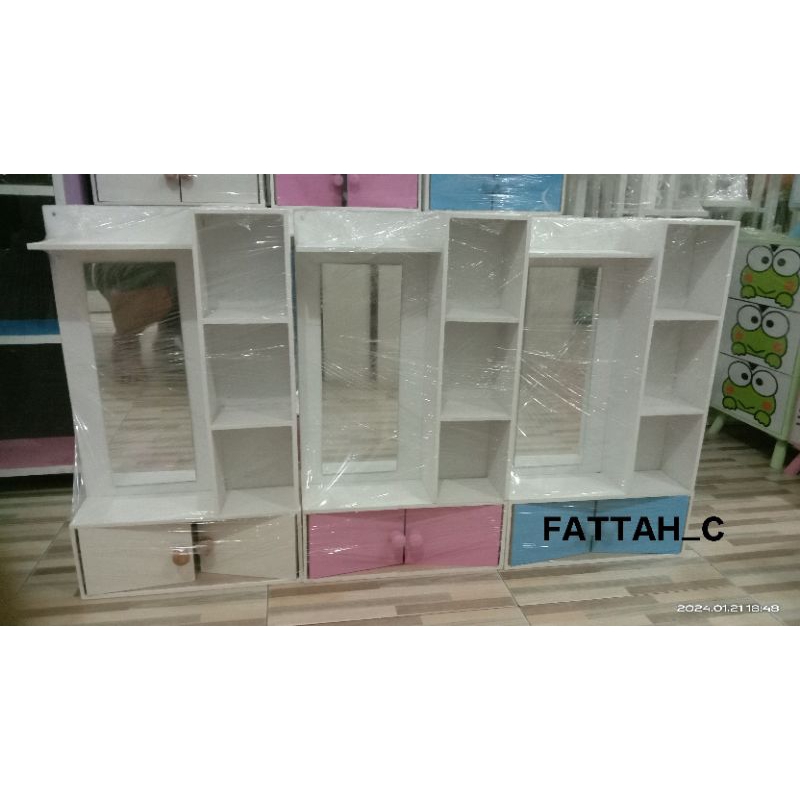 Tolet Laci/Meja Rias Laci Dinding