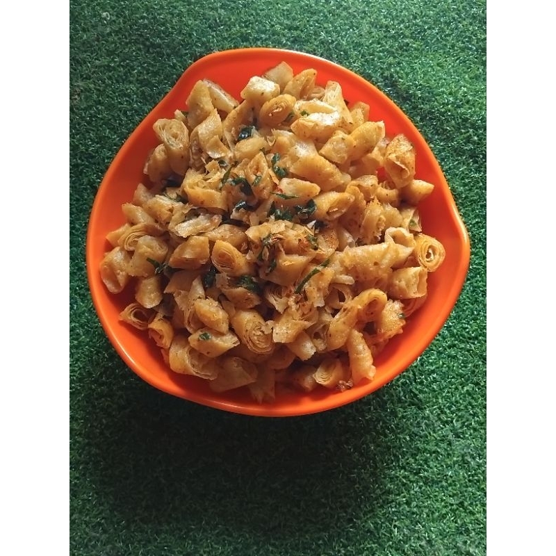 

lumring pedas daun jeruk (lumpia kering) berat 250 gram