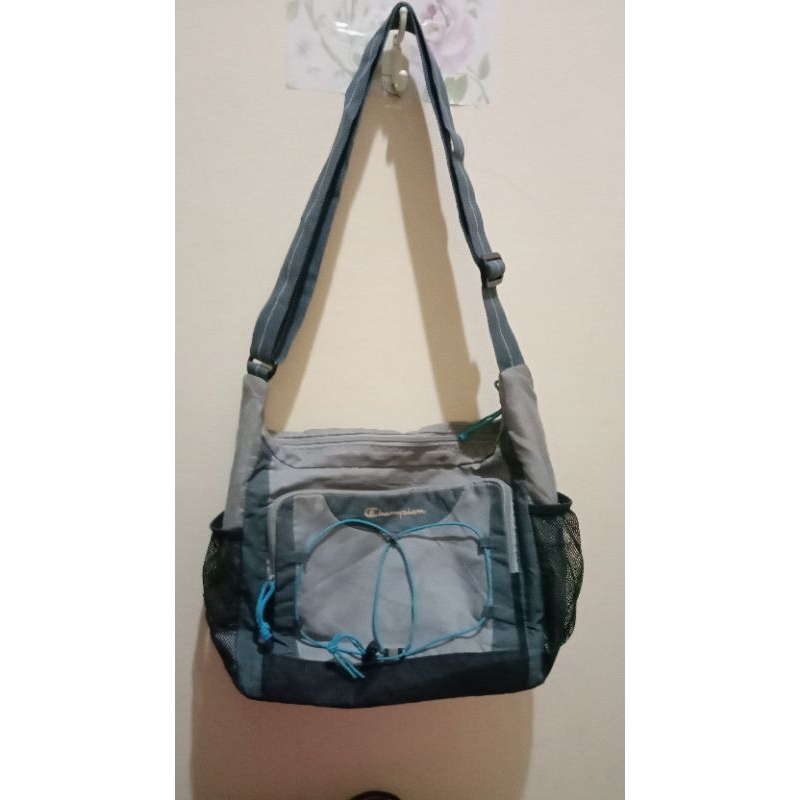 Tas selempang Champion
