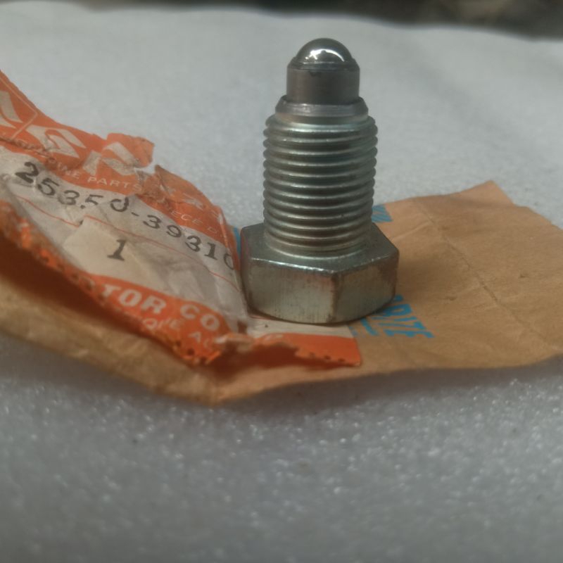 BAUT TAP OLI MESIN SUZUKI TRS TRZ KATANA TS125 25350-39310