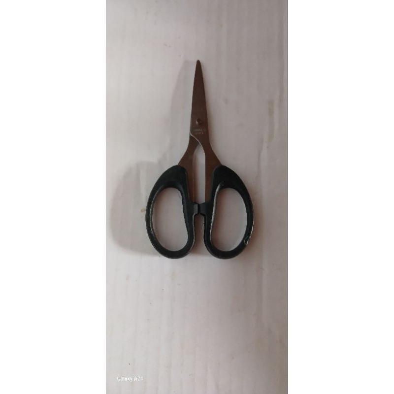 

Gunting kertas Kecil