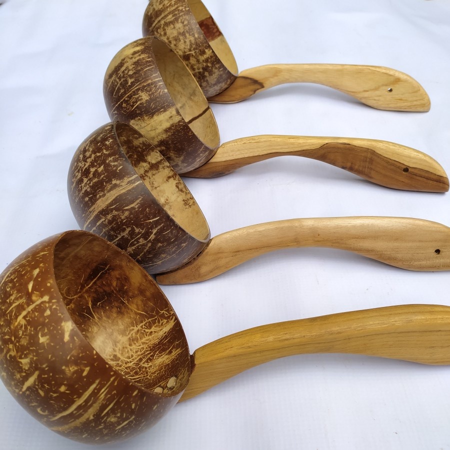 Gayung Batok Kelapa / Gayung Siwur / Gayung Siraman / Siwur Batok / Gayung Batok Gagang Kayu / Gayun