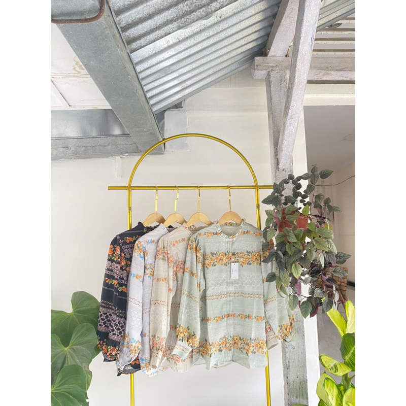 C2N BLOUSE MICCEL LABEL BY C2N (CRINGKEL)