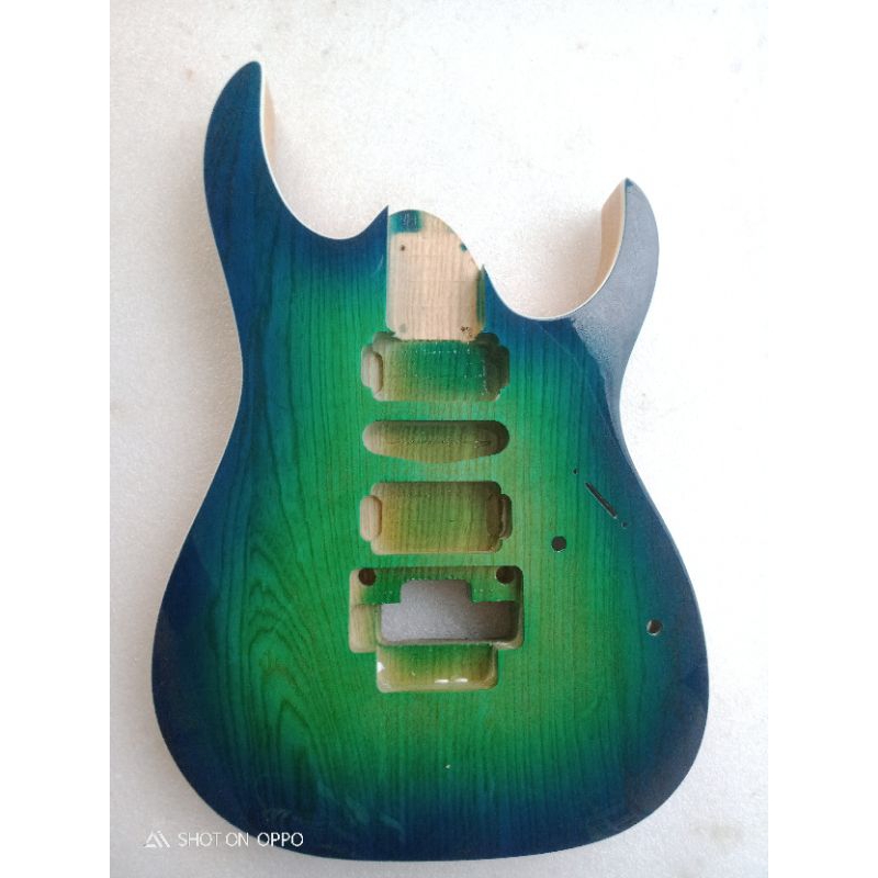 body gitar ibanez rg