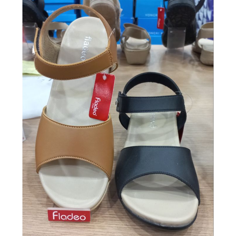 Sandal wedges tali merk FLADEO