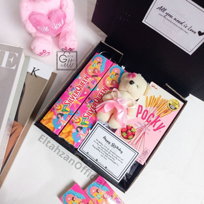 GIFT BOX CEWEK HAMPERS UALANG TAHUN HAMPERS WISUDA GIFT BOX SNACK SILVERQUEEN HAMPERS COKELAT SILVER