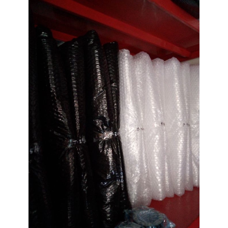 

bubble wrap ukuran 125cm x 5 meter, hitam bening/putih