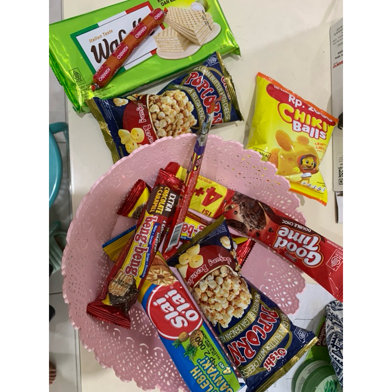 

JAJANAN CAMPUR TOTAL 10ribu SNACK MURAH DAPAT BANYAK