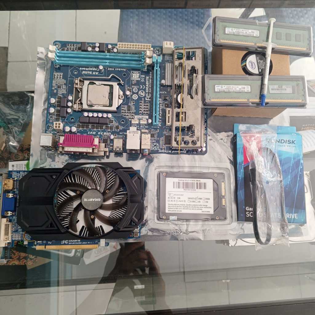 Paketan pc siap rakit ke casing Gigabyte Ga-B75M-D3v_i3-3220_VGA R7 Series 340/240 DDR3 2gb 128bit_R