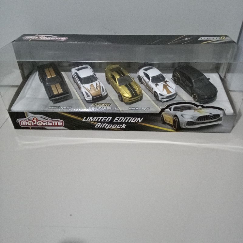 limited edition majorette gift pack nissan gtr nismo/mercedes amg gtr
