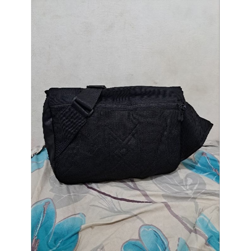 tas pria messeger back MONSTER REPUBLIC