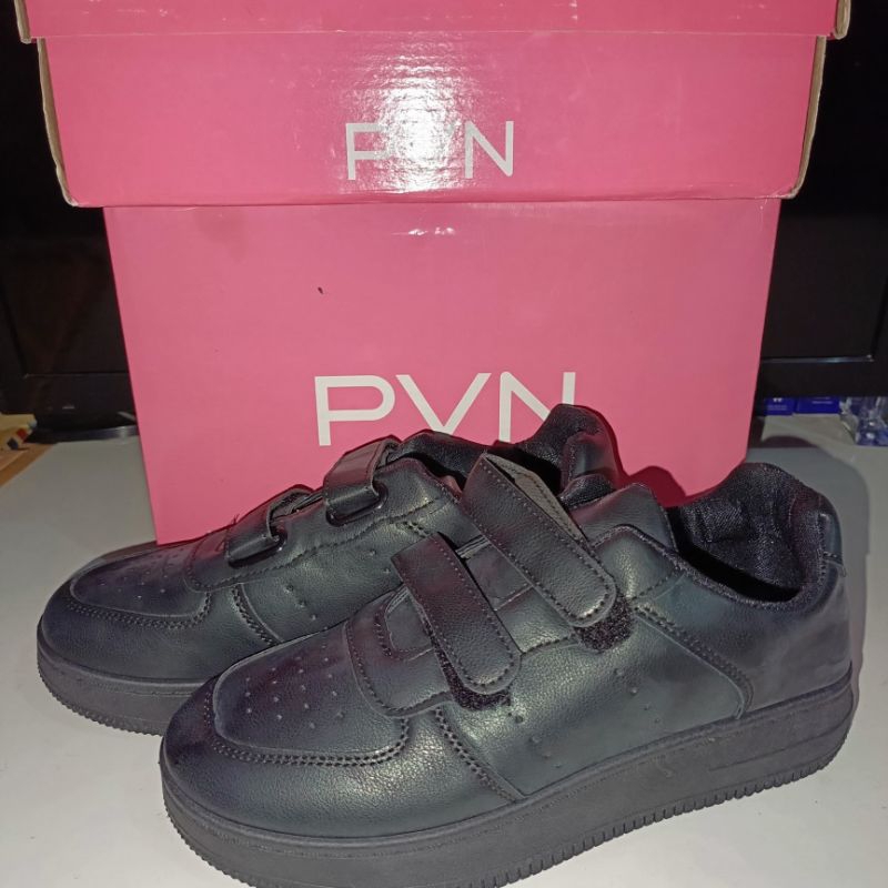 Sepatu Wanita PVN warna Hitam Uk. 41