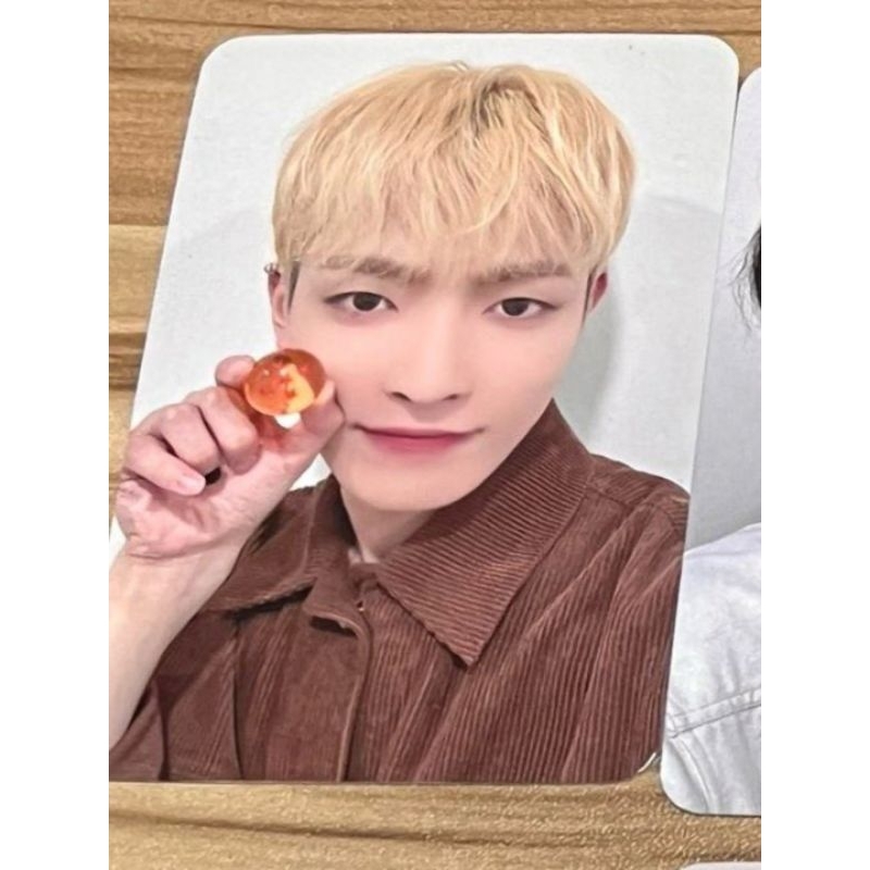WTO/ READY KR ATEEZ HONGJOONG MUSIC ART & SOUNDWAVE FS PHOTOCARD PC