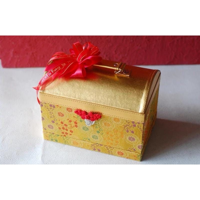 

box imlek