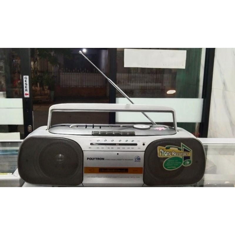 Polytron Stereo Radio Cassette Recorder PSC 123DC, Kondisi semua normal, Radio dan tape/kaset berfungsi, tombol² berfungsi, speaker aman, suara bersih dan keras.  Langka, barang jadul masih berfungsi normal semua.