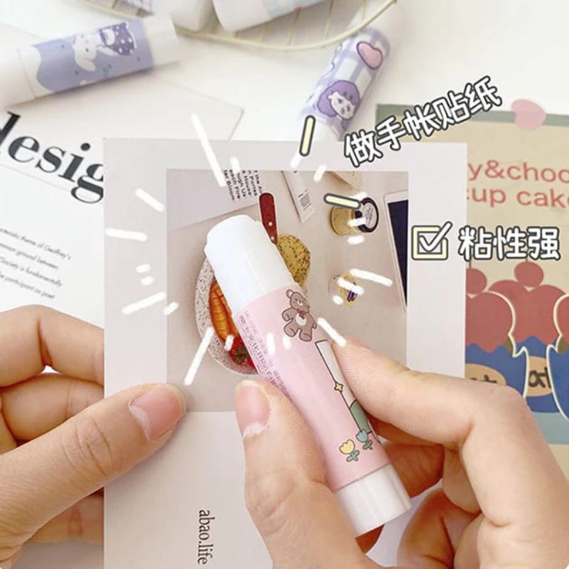 

Lem Perekat Kertas Glue Stick Lem Stik Batang Putar Sekolah Kantor