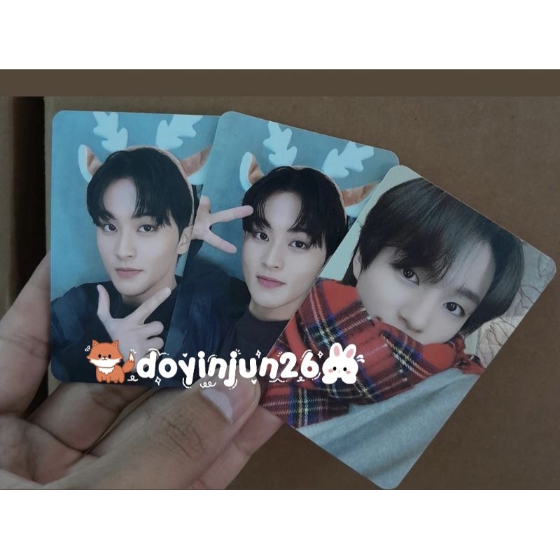 PC Official Pink Christmas Mark Jeno