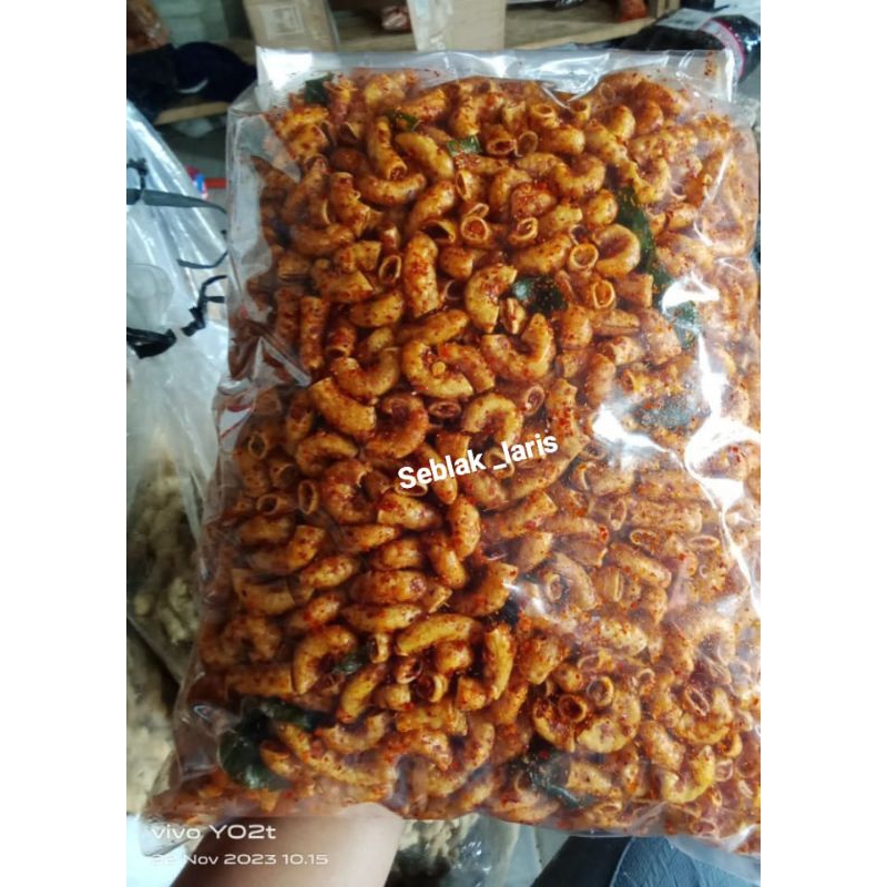 

1 kg makaroni kriuk daun jeruk