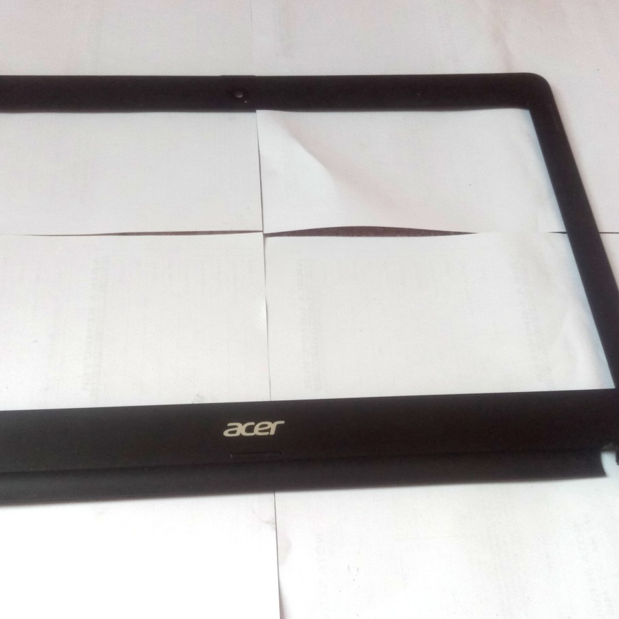 casing depan LED lcd Acer one z1402