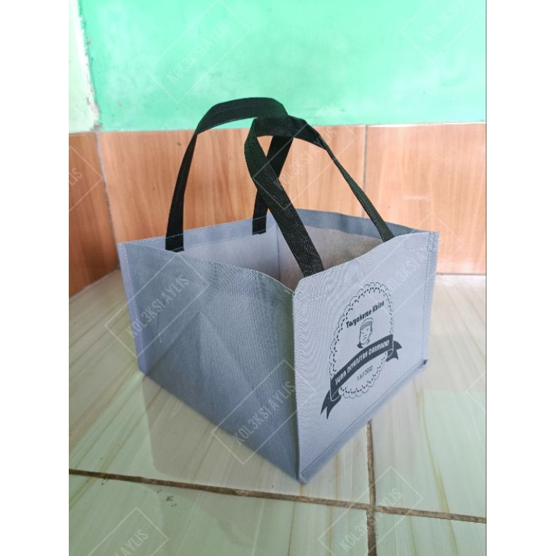 

PO 70GSM 212115 Tas Kotak nasi Kain spunbond Sablon